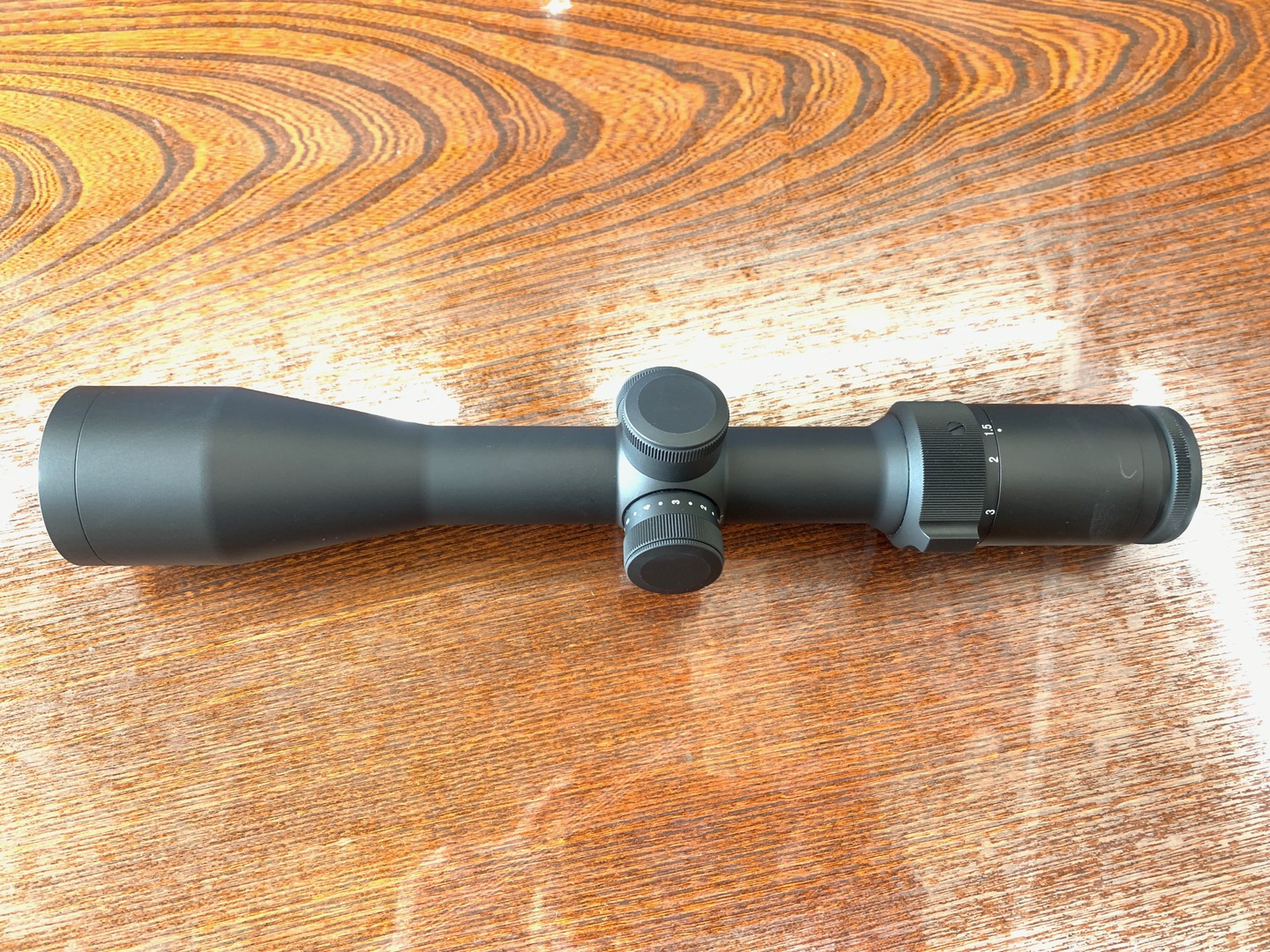 ライト光機1.5-9X45ライフルスコープ